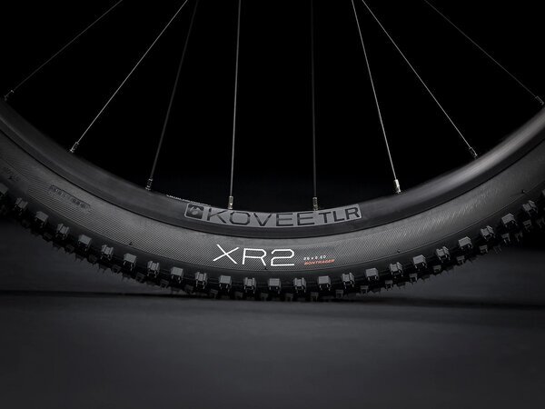 Bicykel Trek X-Caliber 9 Teal/Volt Fade 2021