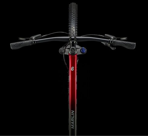 Bicykel Trek Marlin 6 Rage Red to Dnister Black Fade 2022