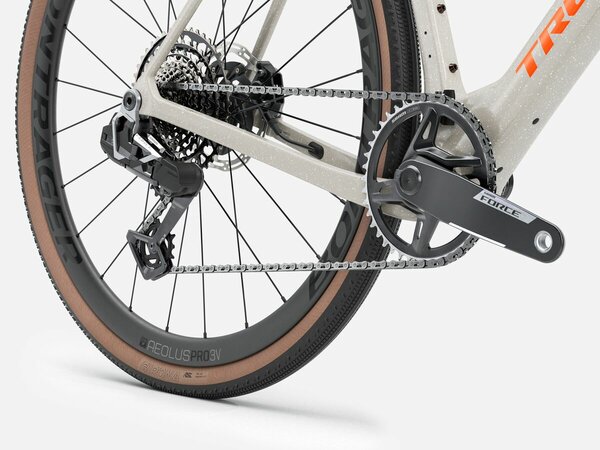 Bicykel Trek Checkmate SLR 7 AXS Era White/Buff Beige 2026