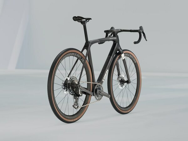 Bicykel Trek Checkmate SLR 9 AXS Gloss Trek Black/Matte Carbon Smoke 2026