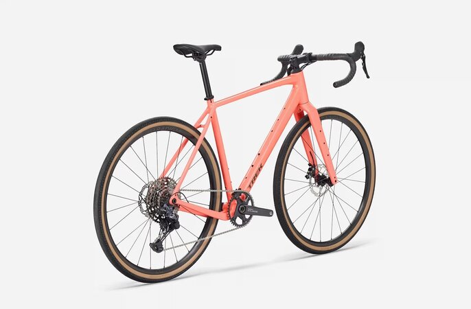 Bicykel Trek Checkpoint ALR 4 Living Coral 2026