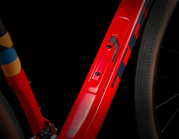 Bicykel Trek Checkpoint SL 5 Radioactive Red/Nautical Navy 2023