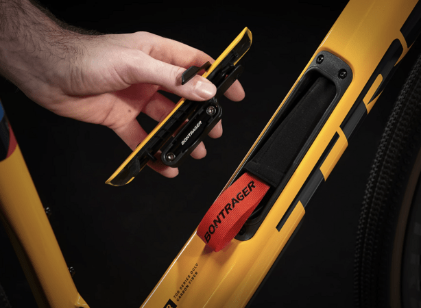 Bicykel Trek Checkpoint SLR 6 AXS Marigold/Nautical Navy 2024