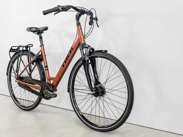 Bicykel Trek District 2 Equipped Lowstep Pennyflake 2023