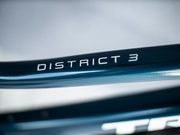 Bicykel Trek District 3 Equipped Stagger Dark Aquatic 2023