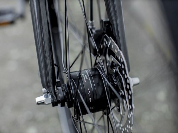 Bicykel Trek District 4 Equipped Lithium Grey 2023