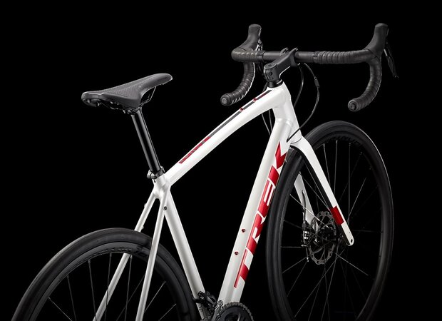 Bicykel Trek Domane AL 3 Disc Crystal White/Matte Trek Black 2022