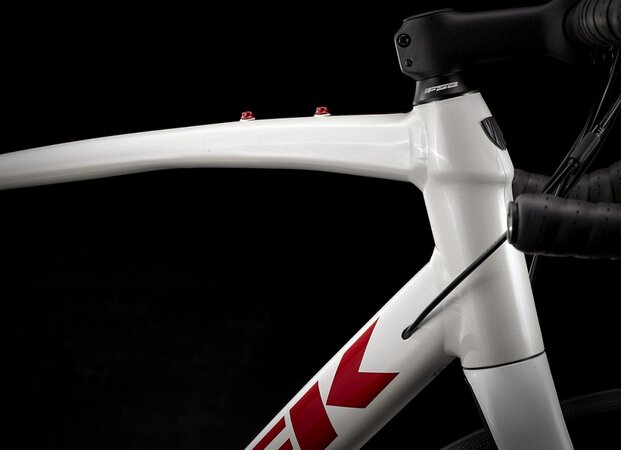 Bicykel Trek Domane AL 3 Disc Crystal White/Matte Trek Black 2022