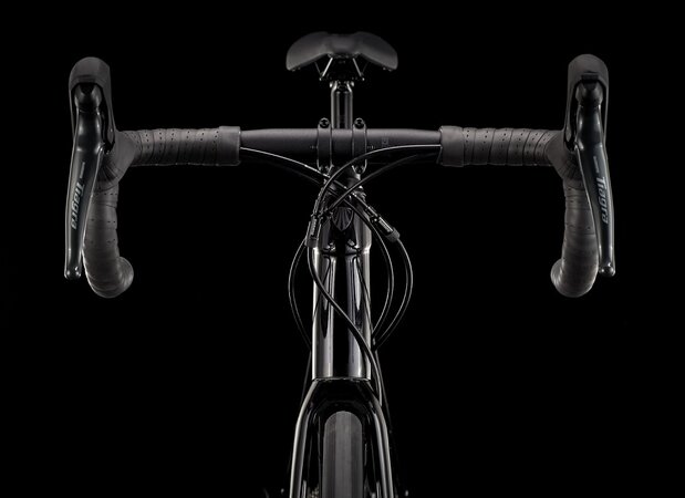 Bicykel Trek Domane AL 4 Disc Gloss Trek Black/Matte Trek Black 2022