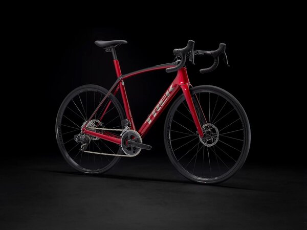 Bicykel Trek Domane SL 6 eTap Crimson/Trek Black 2022