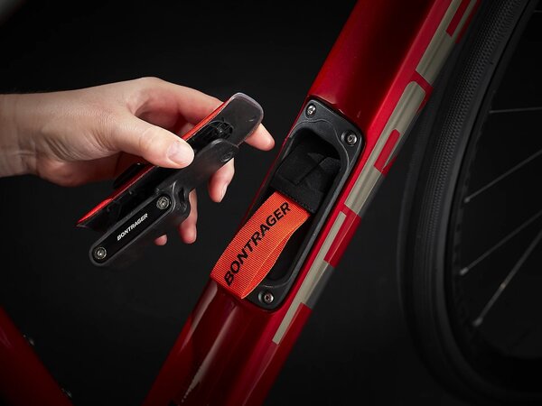 Bicykel Trek Domane SL 6 eTap Crimson/Trek Black 2022