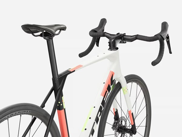 Bicykel Trek Domane SL 5 Gen 5 Matte Era White/Deep Smoke 2027