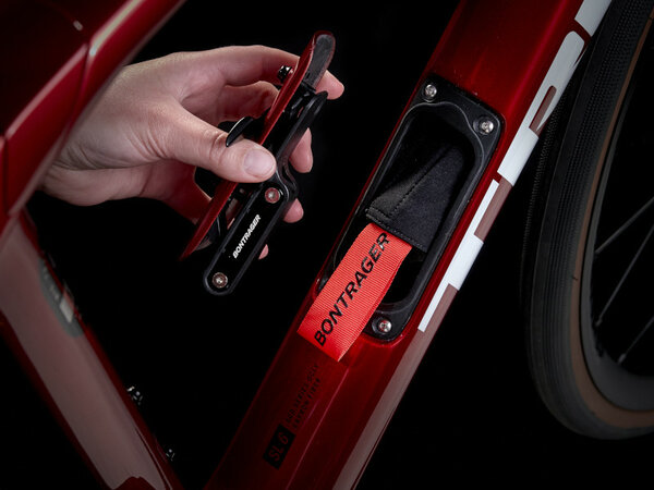 Bicykel Trek Domane SL 6 AXS Gen 4 Crimson 2024