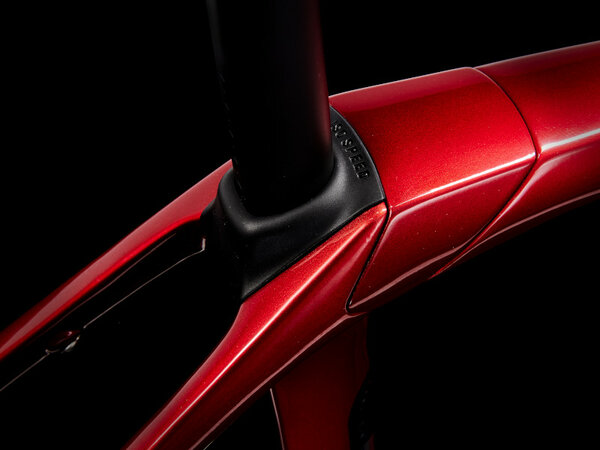 Bicykel Trek Domane SL 6 AXS Gen 4 Crimson 2024