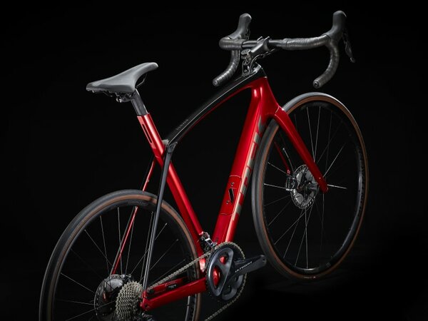 Bicykel Trek Domane SL 6 Gen 3 Crimson/Trek Black 2024