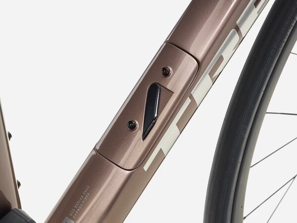 Bicykel Trek Domane SL 6 Gen 4 Dark Star to Bronze Age Fade 2026