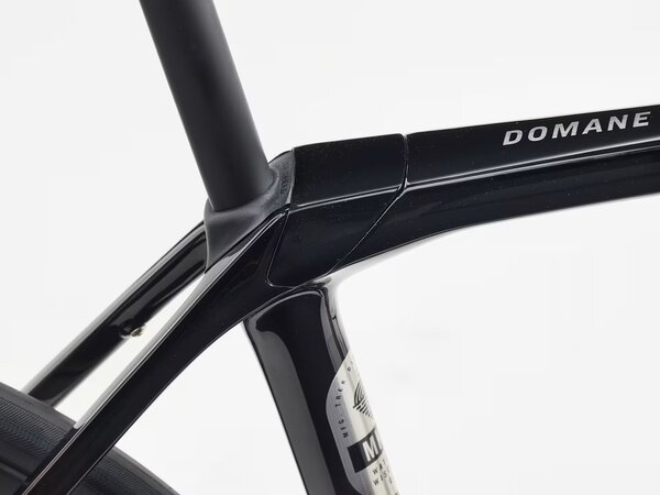 Bicykel Trek Domane SL 6 Gen 4 Dark Star to Bronze Age Fade 2026
