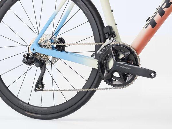 Bicykel Trek Domane SL 6 Gen 4 Era White/Glowstick/Coral Fade 2026
