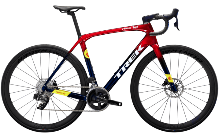 Bicykel Trek Domane SLR 6 AXS Gen 4 Metallic Red Smoke to Blue Smoke Fade 2024