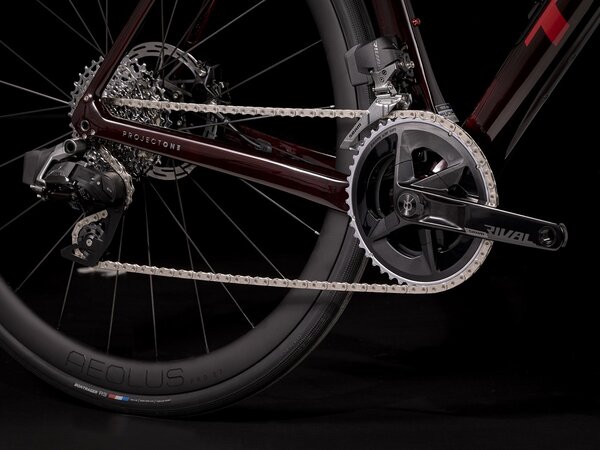 Bicykel Trek Domane SLR 6 AXS Gen 4 Metallic Red Smoke to Red Carbon Smoke 2024