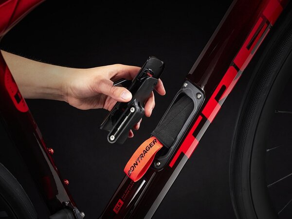 Bicykel Trek Domane SLR 6 AXS Gen 4 Metallic Red Smoke to Red Carbon Smoke 2024