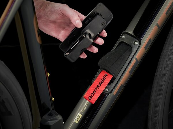 Bicykel Trek Domane SLR 6 Gen 4 Axinite Flip/Trek Black 2024