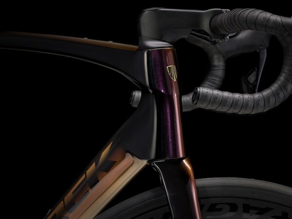 Bicykel Trek Domane SLR 6 Gen 4 Axinite Flip/Trek Black 2024