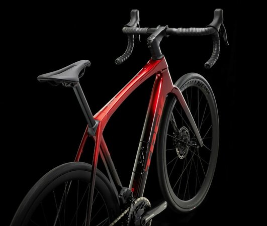 Bicykel Trek Domane SLR 7 AXS Gen 4 Metalic Red Smoke to Red Carbon Smoke 2025 