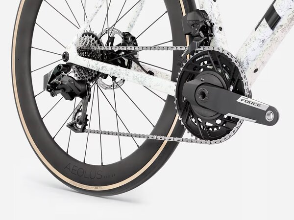 Bicykel Trek Domane SLR 7 AXS Gen 5 Mother of Pearl/Silver Marble 2027