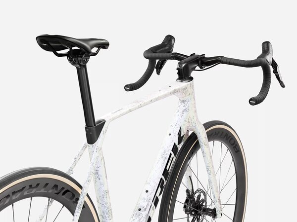 Bicykel Trek Domane SLR 7 AXS Gen 5 Mother of Pearl/Silver Marble 2027