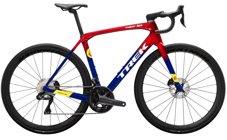 Bicykel Trek Domane SLR 7 Gen 4 Metallic Red Smoke to Blue Smoke Fade 2024