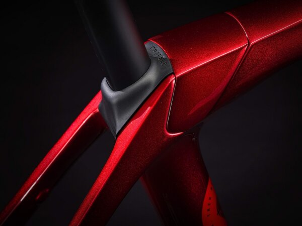 Bicykel Trek Domane SLR 7 Gen 4 Metallic Red Smoke to Red Carbon Smoke 2025