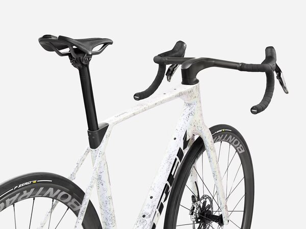 Bicykel Trek Domane SLR 9 AXS 1×13 Gen 5 Mother of Pearl/Silver Marble 2027