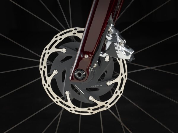 Bicykel Trek Domane SLR 9 AXS Gen 4 Metallic Red Smoke to Red Carbon Smoke 2024