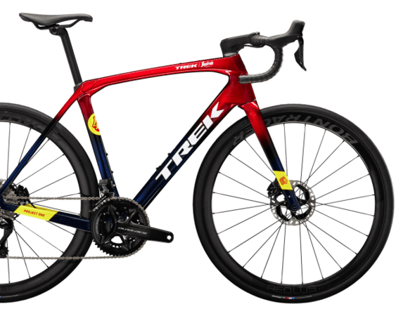 Bicykel Trek Domane SLR 9 Gen 4 Metallic Red Smoke to Blue Smoke Fade 2024