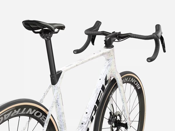 Bicykel Trek Domane SLR 9 Gen 5 Mother of Pearl/Silver Marble 2027