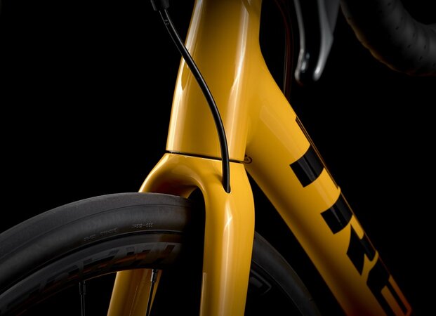 Bicykel Trek Émonda ALR 4 Radioactive Red to Marigold Fade 2022