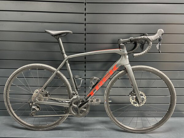 Testovaný bicykel Trek Émonda SL 5 Lithium Grey 2023