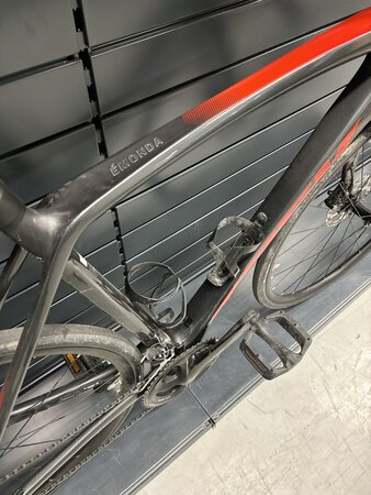 Testovaný bicykel Trek Émonda SL 5 Lithium Grey 2023