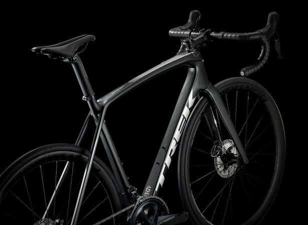 Bicykel Trek Émonda SL 6 Disc Pro Lithium Grey/Brushed Chrome 2022