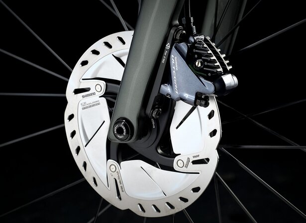 Bicykel Trek Émonda SL 6 Disc Pro Lithium Grey/Brushed Chrome 2022