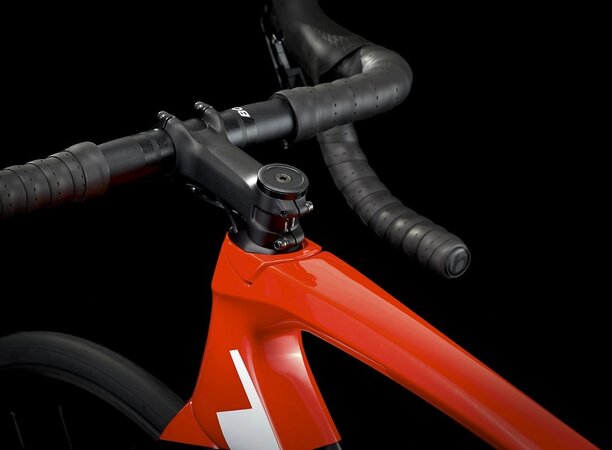 Bicykel Trek Émonda SL 6 Disc Pro Trek Black/Radioactive Red 2023