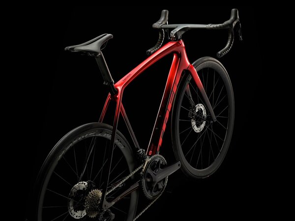 Bicykel Trek Émonda SLR 7 Disc Metallic Red Smoke to Red Carbon Smoke 2024