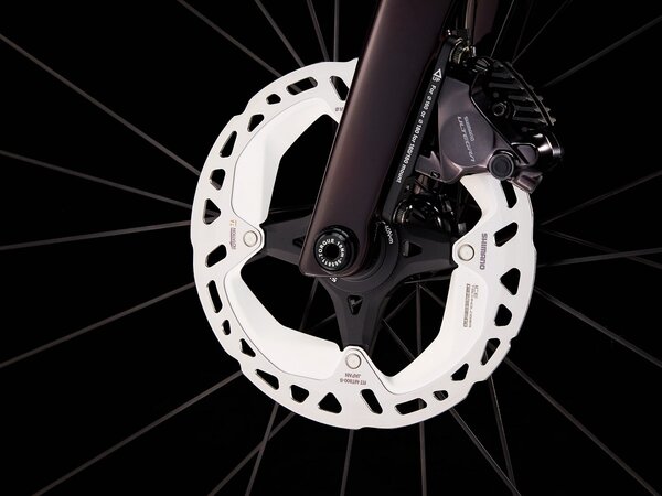 Bicykel Trek Émonda SLR 7 Disc Metallic Red Smoke to Red Carbon Smoke 2024