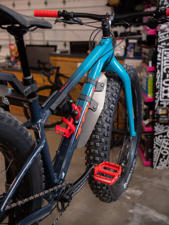 Bicykel Trek Farley 5 Nautical Navy to Teal Fade 2022