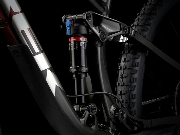 Bicykel Trek Fuel EX 8 Rage Red to Dnister Black Fade 2022