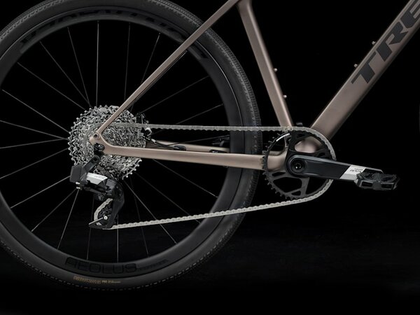 Bicykel Trek FX Sport 6 Carbon Matte Bronze Age/Deep Smoke 2026