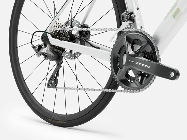 Bicykel Trek Madone SL 5 Gen 8 Gloss Crystal White/Matte Deep Smoke 2026