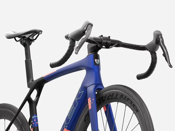Bicykel Trek Madone SL 6 AXS Gen 8 Matte Cobalt Blue/Trek Black/Living Coral 2027