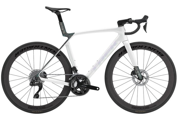 Bicykel Trek Madone SL 6 Gen 8 Gloss Crystal White/Matte Deep Smoke 2026